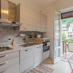 Lovely & Quiet - With Balcony & Parking * Como