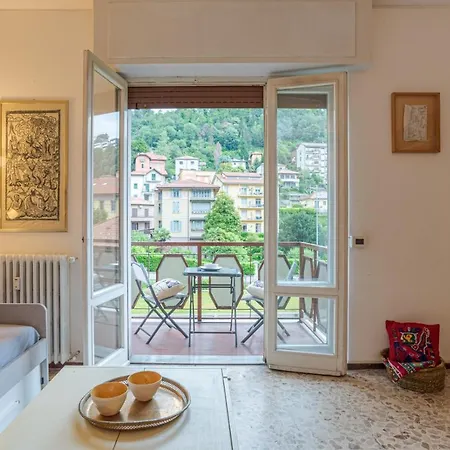 Lovely & Quiet - With Balcony & Parking