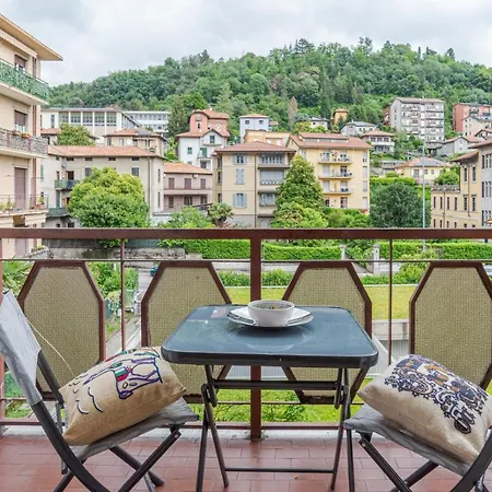 Lovely & Quiet - With Balcony & Parking *