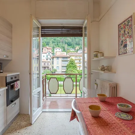 Lovely & Quiet - With Balcony & Parking Como
