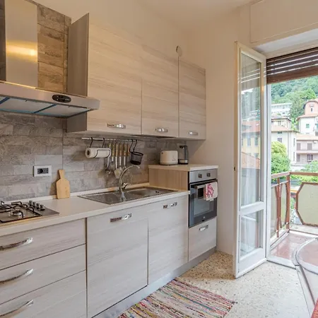 Lovely & Quiet - With Balcony & Parking * Como