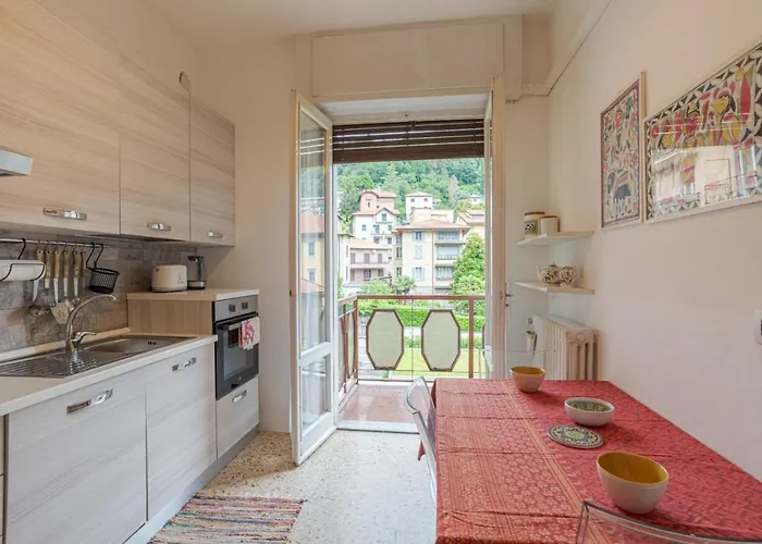 Appartement Lovely & Quiet - With Balcony & Parking Como